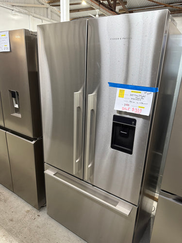 Factory second Fisher&Paykel RF610ADUX5 569L French Door Refrigerator - Second Hand Appliances Geebung